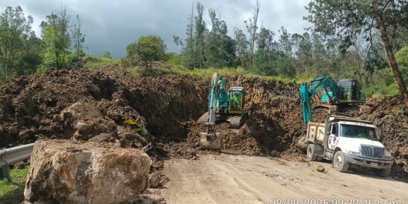 Vía al Llano: más de 5.800 m³ de material removido, pero la montaña sigue cediendo

