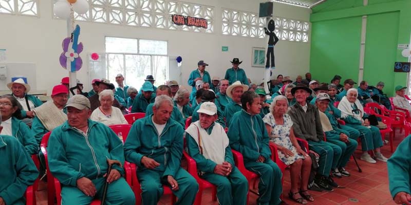 Más de 100 adultos mayores mostraron sus talentos artísticos en Fusagasugá 


































