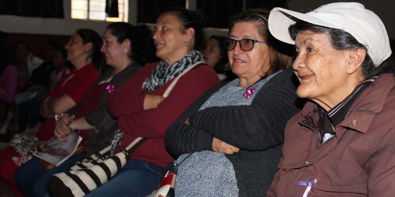 La Felicidad se desplaza a los municipios




















