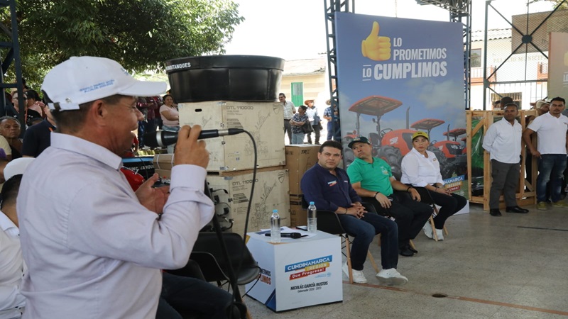 1.500 productores de Caparrapí recibieron tarjetas agropecuarias, herramientas e insumos