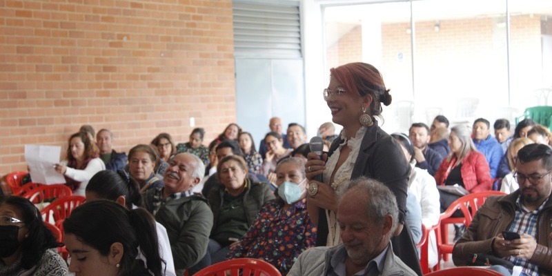 Maestros cundinamarqueses se capacitan en el manejo de emociones para transmitir felicidad y bienestar