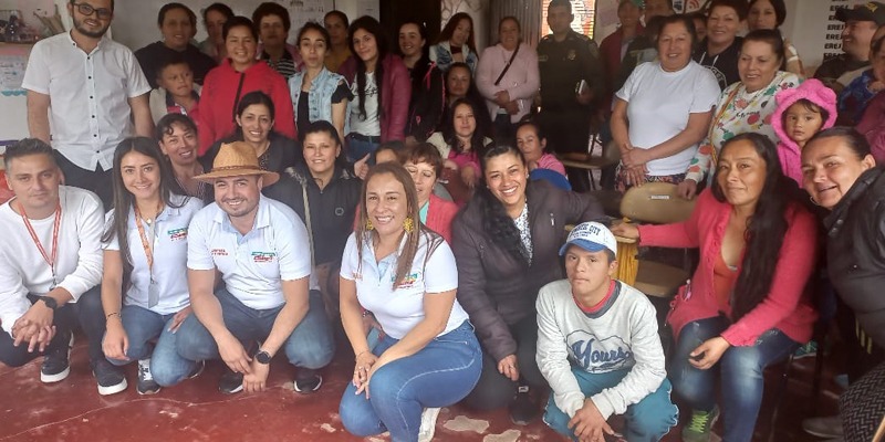 Mujeres campesinas de San Bernardo se capacitan como empresarias del campo






