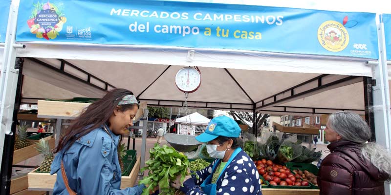 Buenos precios, millonarias ventas y productos de excelente calidad en los Mercados Campesinos 


























































