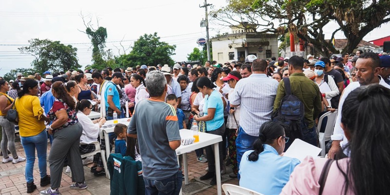 Agencia de Comercialización de Cundinamarca beneficia a productores en Quipile y Guayabal de Síquima