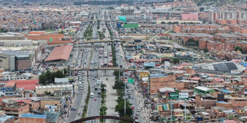 “Inicia la semana de receso y esperamos la movilización de 2,5 millones de vehículos por las vías de Cundinamarca, acompañados por 400 policías de tránsito y transporte y 800 soldados del Ejército Nacional”: Jorge Rey
