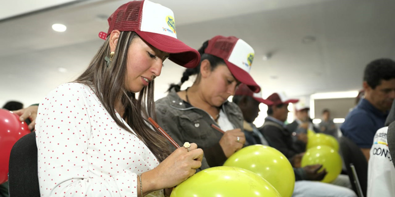 Más de $2.400 millones para obras de impacto social y comunitario
























