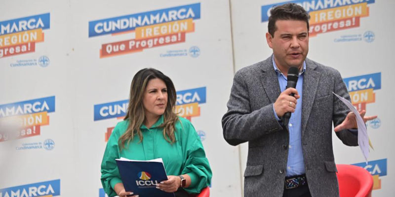 Más de $10.000 millones invertidos en 28 equipos de maquinaria amarilla para 27 municipios





