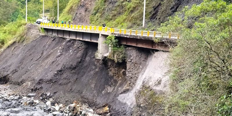 Desde Puente Quetame, el gobernador Jorge Rey coordina acciones urgentes ante emergencia invernal