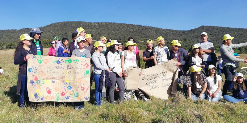 En el día mundial del agua y de los bosques se realiza reforestación del río Bogotá



































