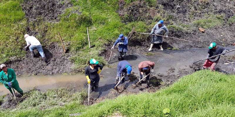 Mantenimiento a los afluentes del río Suta


