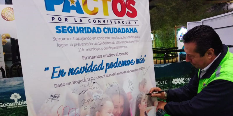Bajo control incendio estructural en Chía





