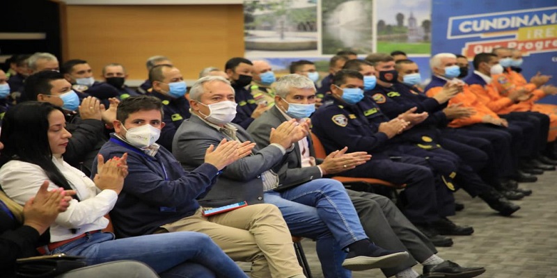 40 nuevos kits de radio comunicación para la prevención de desastres ambientales en Cundinamarca













