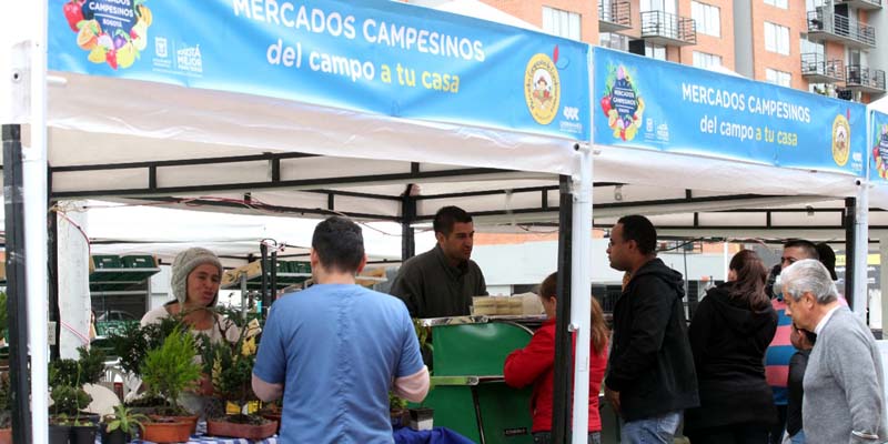 Buenos precios, millonarias ventas y productos de excelente calidad en los Mercados Campesinos 


























































