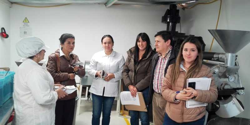 Administración cundinamarquesa apoya a madres cabeza de familia de El Rosal




