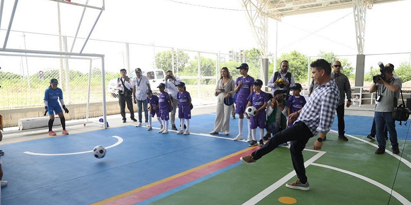 Moderno Mega Colegio y Centro de Desarrollo Integral entregados en Girardot











