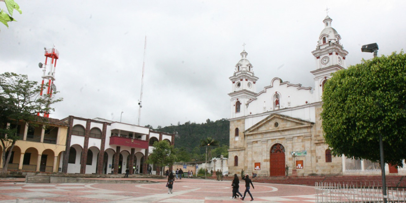 Choachí y Agua de Dios, destinos culturales y turísticos por visitar

 









