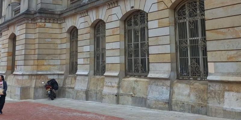 Culmina limpieza de fachada del Palacio San Francisco, edificio icónico de Cundinamarca en Bogotá