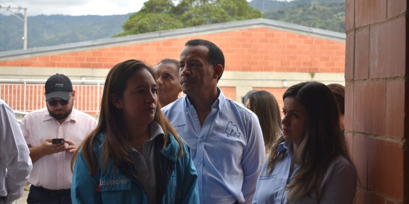 Cundinamarca instala 58 paneles solares en colegios rurales de Silvania