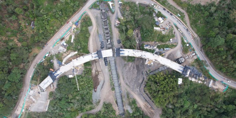 Con una inversión de $91.000 millones avanza en un 87% la construcción del viaducto Los Chorros, en Guayabal de Síquima


