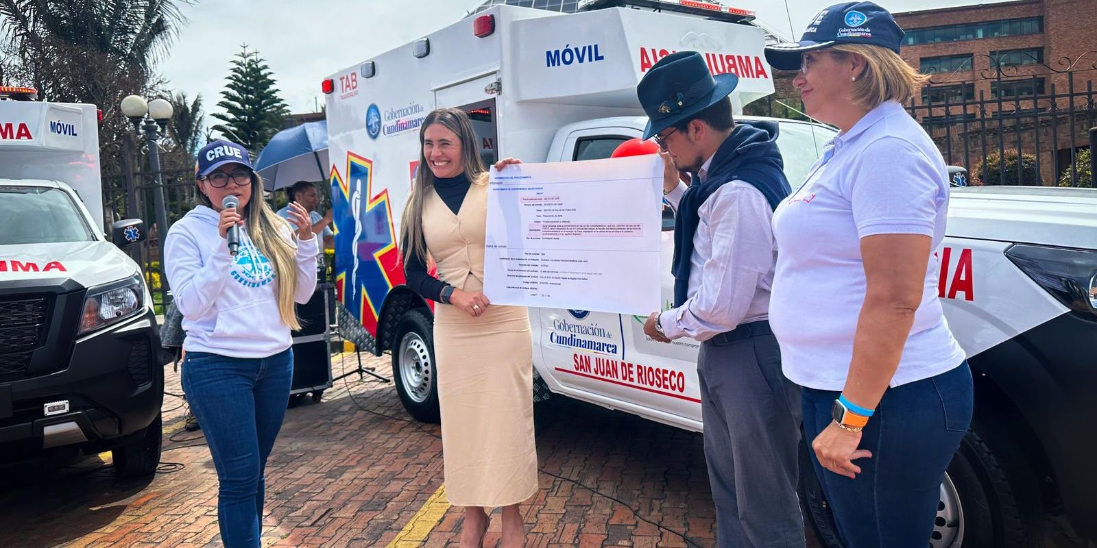 Con $5.000 millones invertidos, Cundinamarca entrega nuevas ambulancias a 13 municipios del departamento

