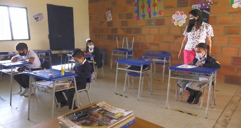 Cerca del 80 % de los estudiantes ya está asistiendo a las Instituciones educativas en Cundinamarca 





