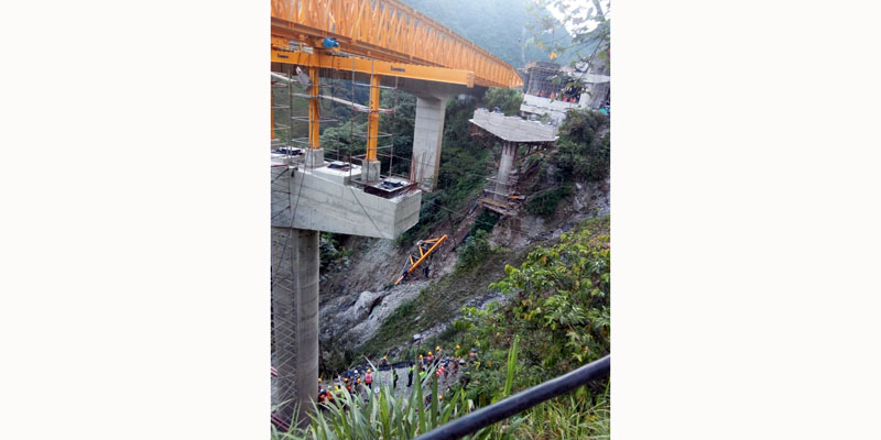 Cinco muertos en colapso de estructura en vía Bogotá-Villavicencio