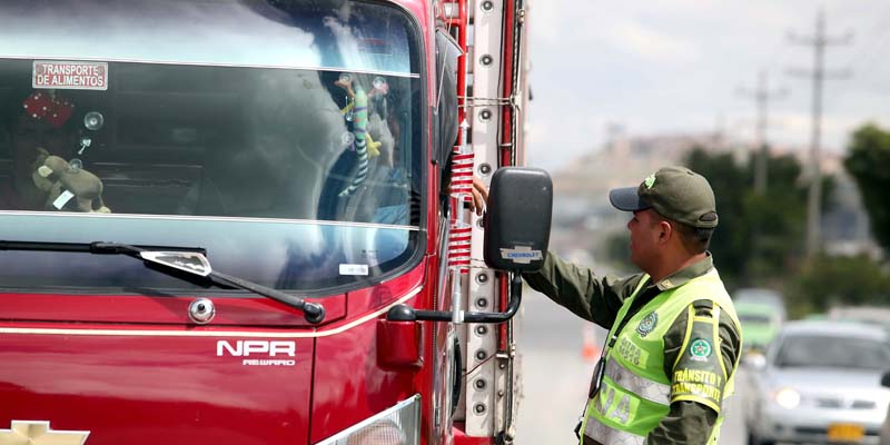 Restricción para vehículos de carga durante receso escolar y puente festivo del Día de la raza





































