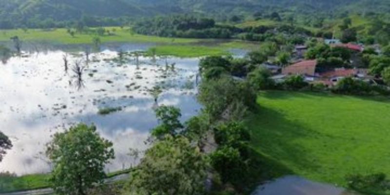 Gobernador Jorge Rey lidera atención a emergencia por creciente del Magdalena que afectó a más de 100 familias