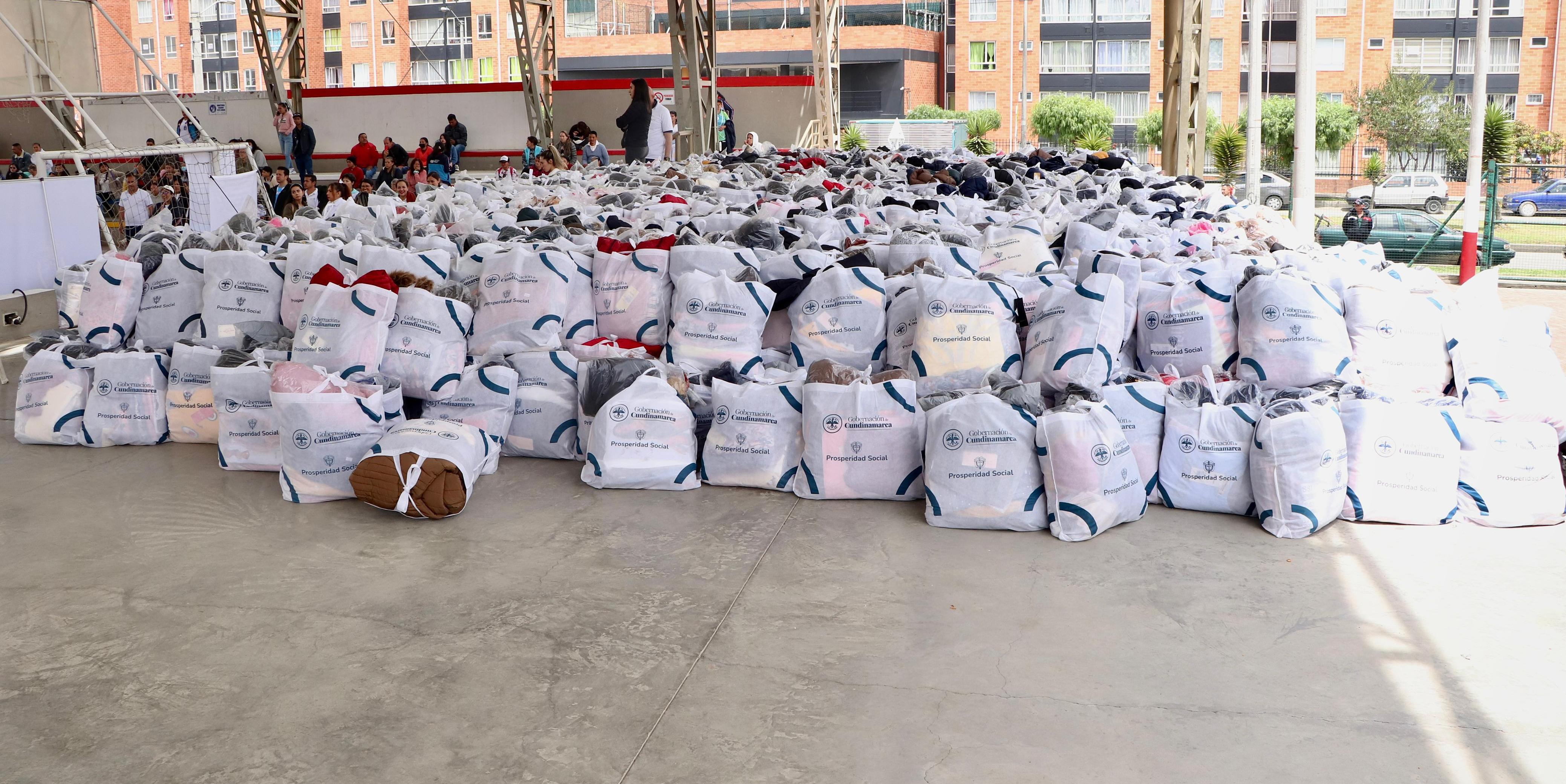 12.000 cundinamarqueses en situación de vulnerabilidad recibirán donaciones de elementos incautados por la DIAN
