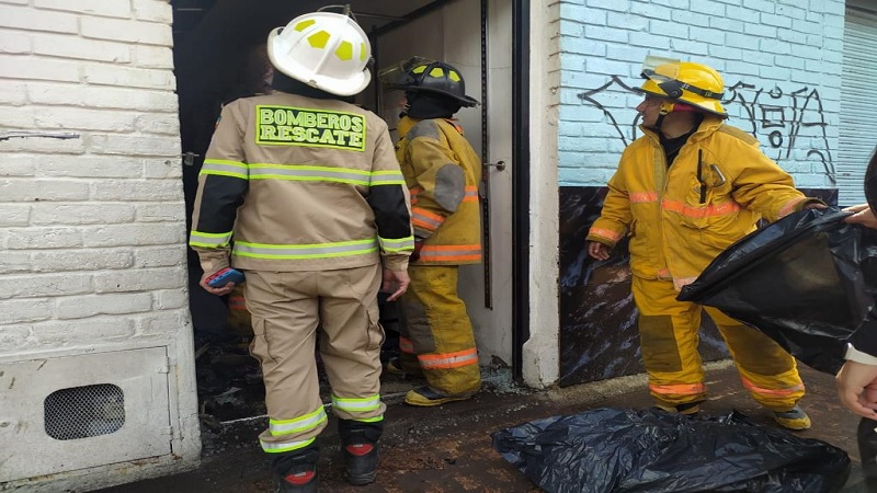 15 locales comerciales afectados por incendio en el centro de Chía


