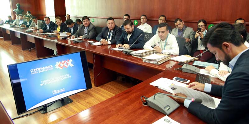 Cerca de $14.000 millones para mejoramiento de vivienda en treinta y siete municipios 














































