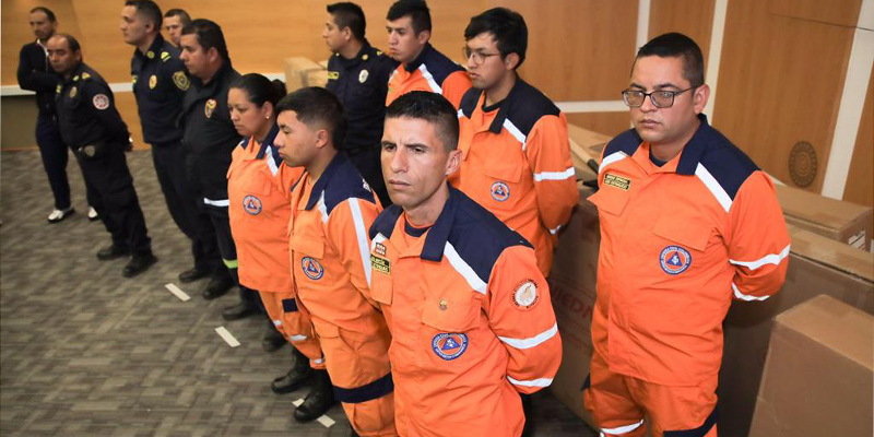 Gobernador de Cundinamarca entrega equipos y vehículos para atender emergencias

