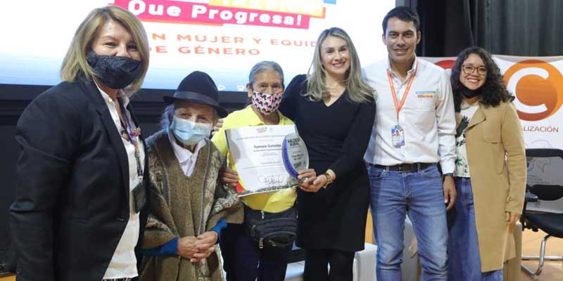Homenaje a las mujeres campesinas que trabajan por sus territorios