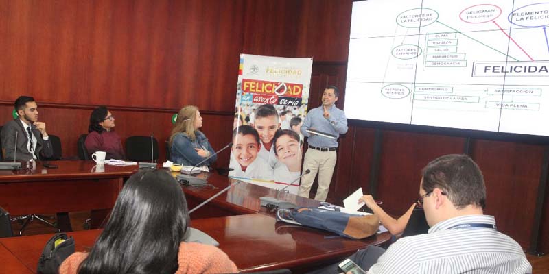 Nuevas estrategias para alcanzar el bienestar de los habitantes del departamento

















































