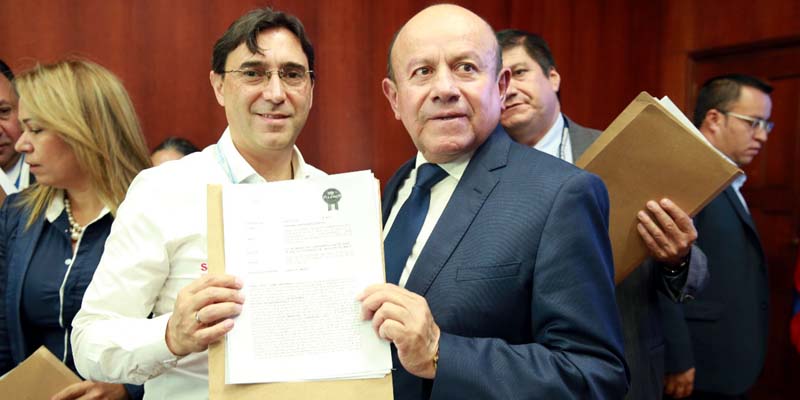 Cerca de $14.000 millones para mejoramiento de vivienda en treinta y siete municipios 














































