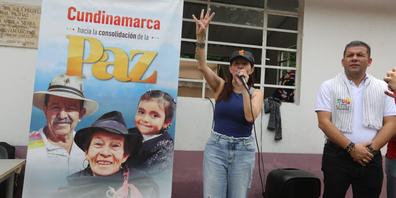 La Gobernación de Cundinamarca presentó su oferta institucional en la Vereda Pajitas del municipio de Bituima 


