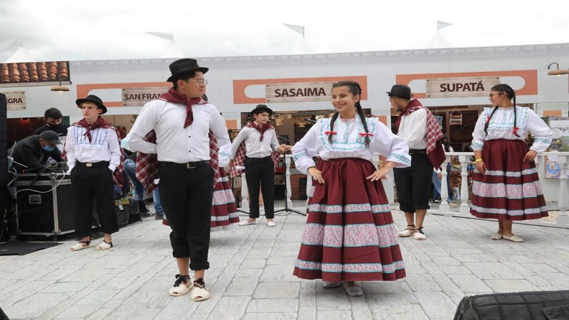 Los grupos folclóricos departamentales le ponen el son a ExpoCundinamarca