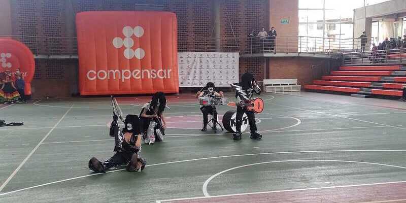 El Centro Especial Masculino La Colonia destacó en la escena artística de Compensar
