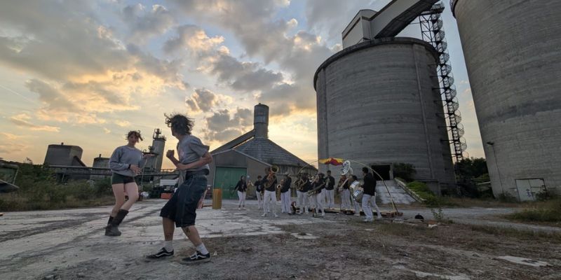 La banda  folklórica cundinamarquesa "La De Si” regresa a Colombia tras exitosa gira en Europa
