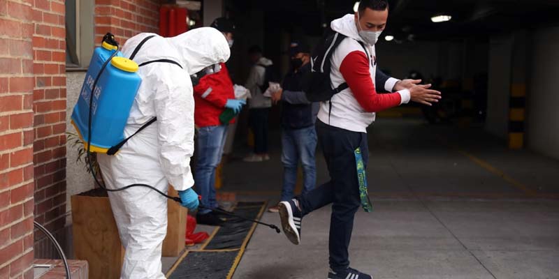 Gobernador de Cundinamarca y Alcalde de Soacha supervisan primera empresa de manufactura que reinicia actividades en esa ciudad después del periodo de cuarentena