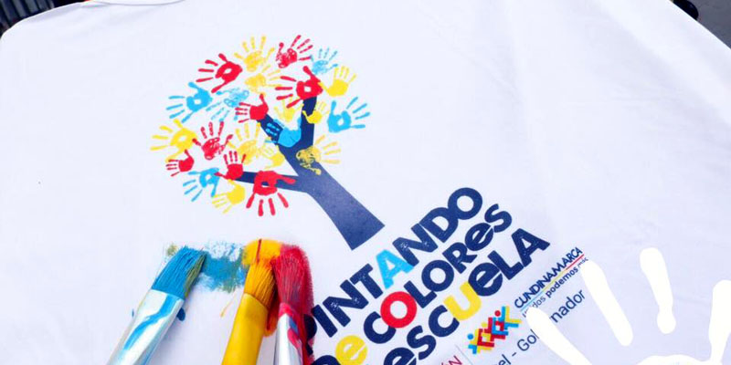 Pintando de colores mi escuela
