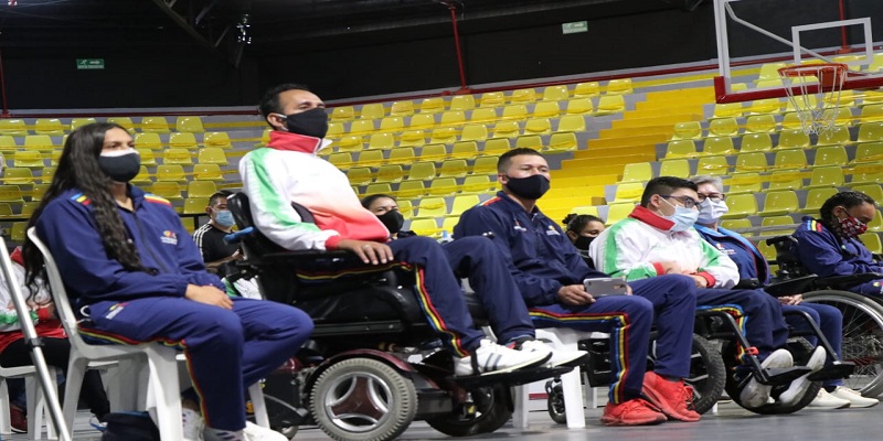 Deportistas de la Liga de Parálisis Cerebral de Cundinamarca, reciben implementos deportivos

