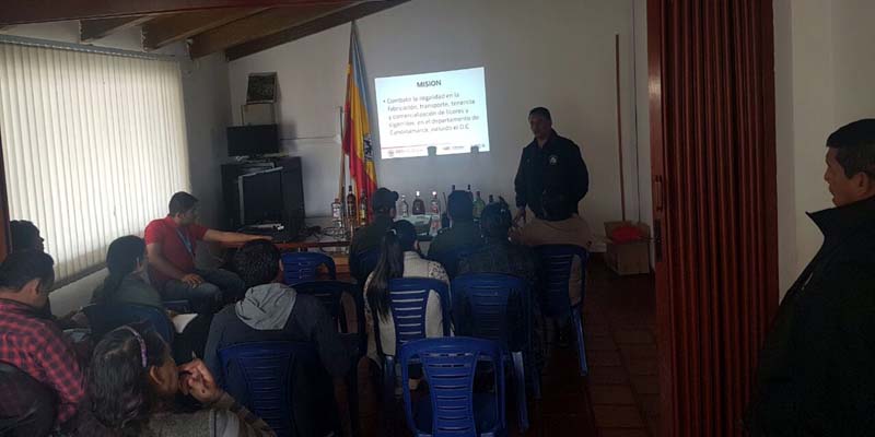 Comerciantes mejor informados evitarán venta de licor y cigarrillos de contrabando o adulterados

















