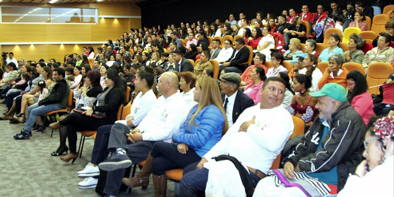 300 cundinamarqueses son ahora embajadores de la felicidad




























