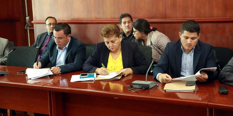 Cerca de $14.000 millones para mejoramiento de vivienda en treinta y siete municipios 














































