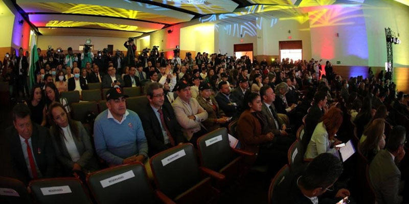 Colombia Líder reconoce a Nicolás García como ganador del premio 'Superación de la Pobreza'

