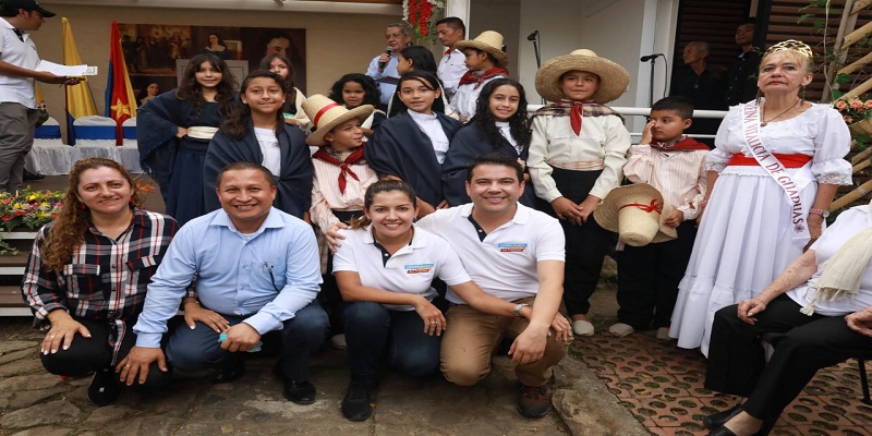 Gobernador Nicolás García, conmemoró los 224 años del natalicio de "La Pola"
