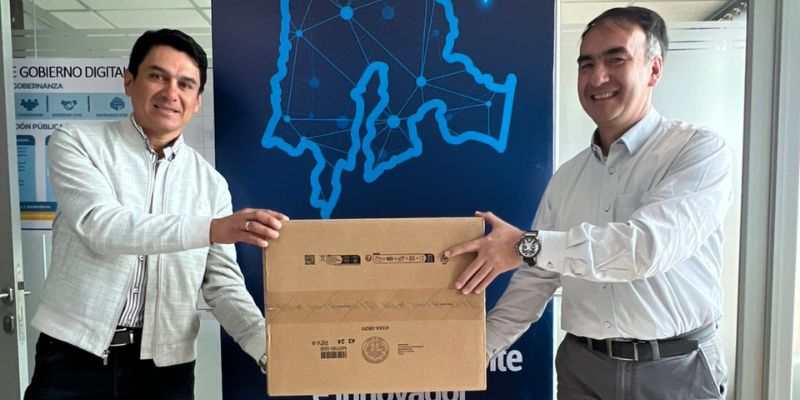 Gobernación de Cundinamarca entrega 15 equipos de última tecnología al Centro Interactivo de Albán