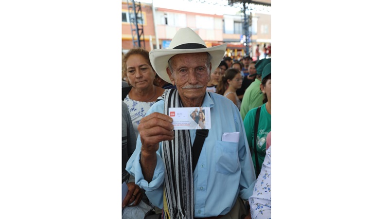 1.500 productores de Caparrapí recibieron tarjetas agropecuarias, herramientas e insumos