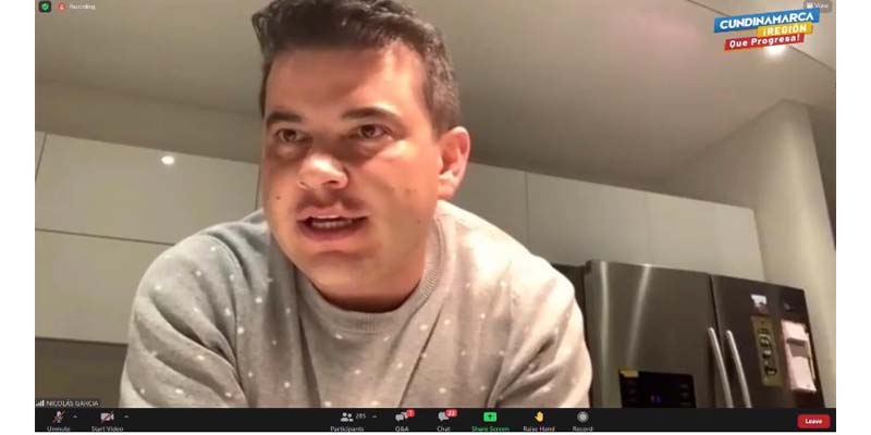 Con una cena virtual el Gobernador Nicolás García reconoció el trabajo del equipo de vacunación
